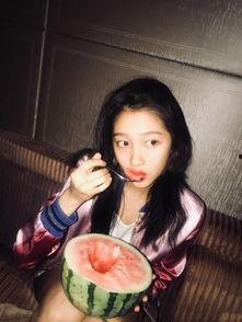 娱乐吃瓜酱的画面图片高清